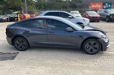 Седан Tesla Model 3 2022 в 