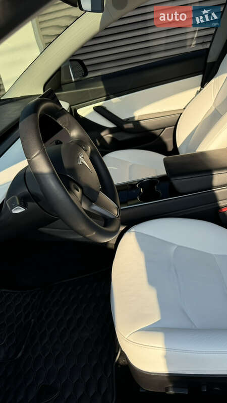 Седан Tesla Model 3 2019 в Днепре