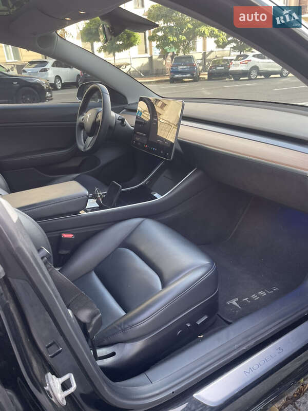 Седан Tesla Model 3 2019 в Києві