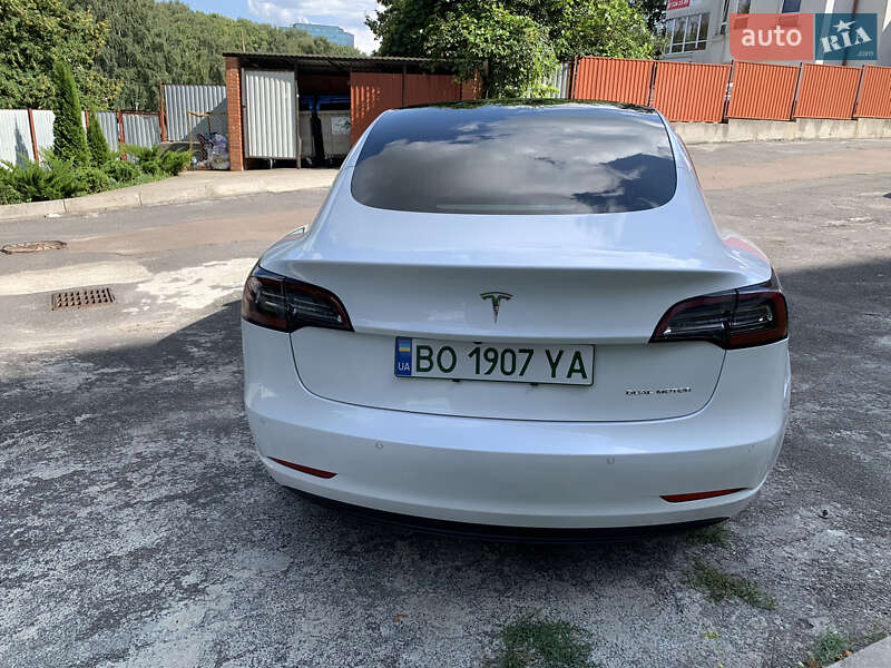 Седан Tesla Model 3 2020 в Тернополе