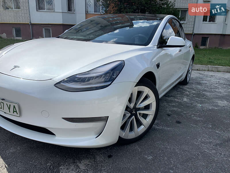 Седан Tesla Model 3 2020 в Тернополе