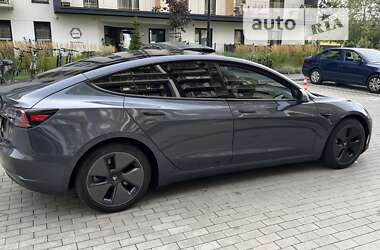 Седан Tesla Model 3 2021 в 