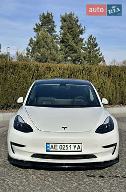Седан Tesla Model 3 2022 в Днепре