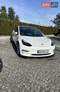 Седан Tesla Model 3 2022 в Днепре