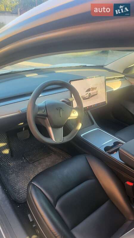 Седан Tesla Model 3 2022 в Днепре