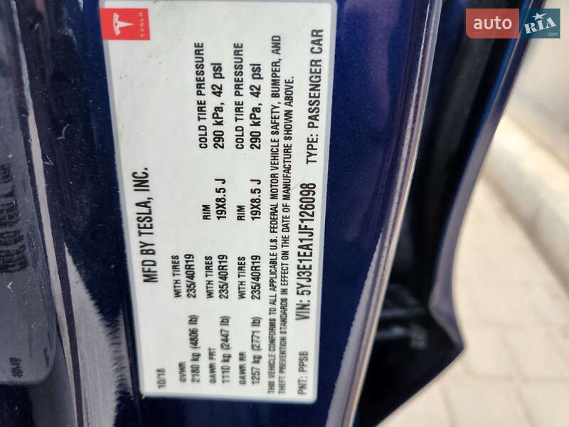 Седан Tesla Model 3 2018 в Одесі