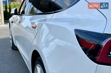 Седан Tesla Model 3 2020 в Самборе