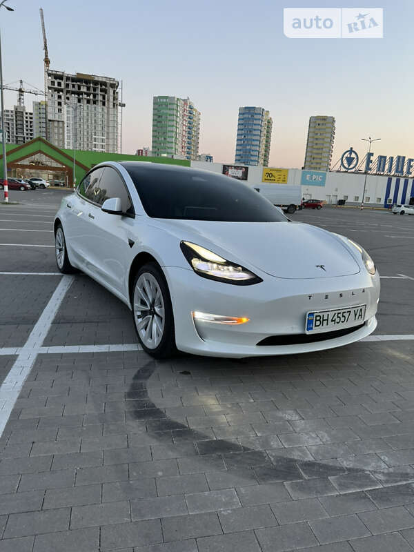 Седан Tesla Model 3 2021 в Одессе