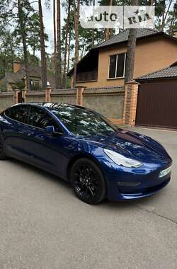 Седан Tesla Model 3 2019 в Чернигове