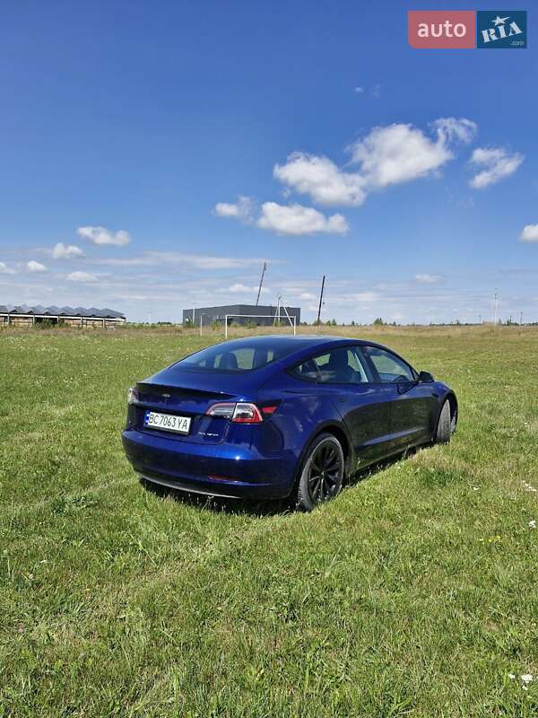 Седан Tesla Model 3 2022 в Миколаєві