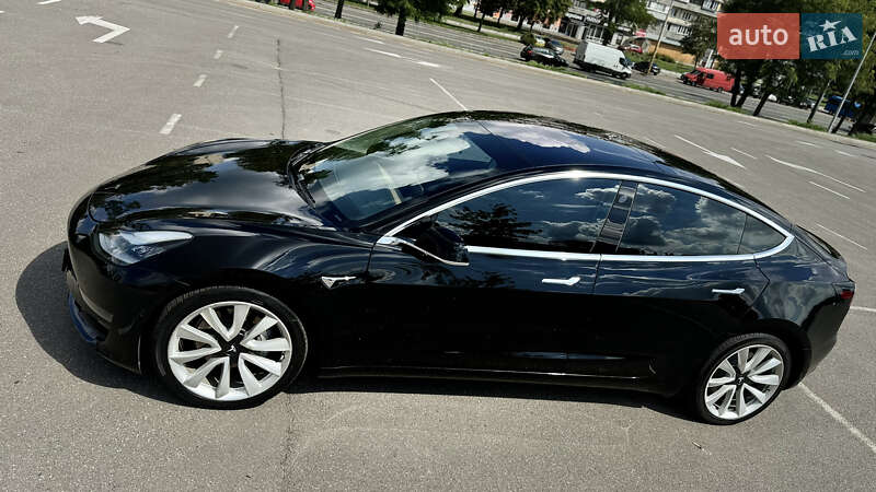Седан Tesla Model 3 2018 в Киеве