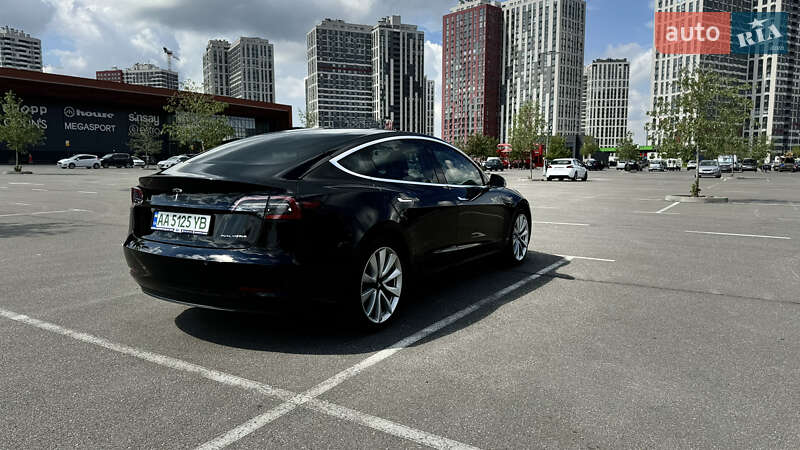 Седан Tesla Model 3 2018 в Киеве