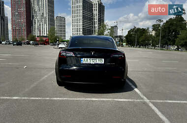 Седан Tesla Model 3 2018 в Киеве