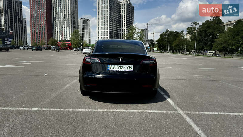 Седан Tesla Model 3 2018 в Киеве