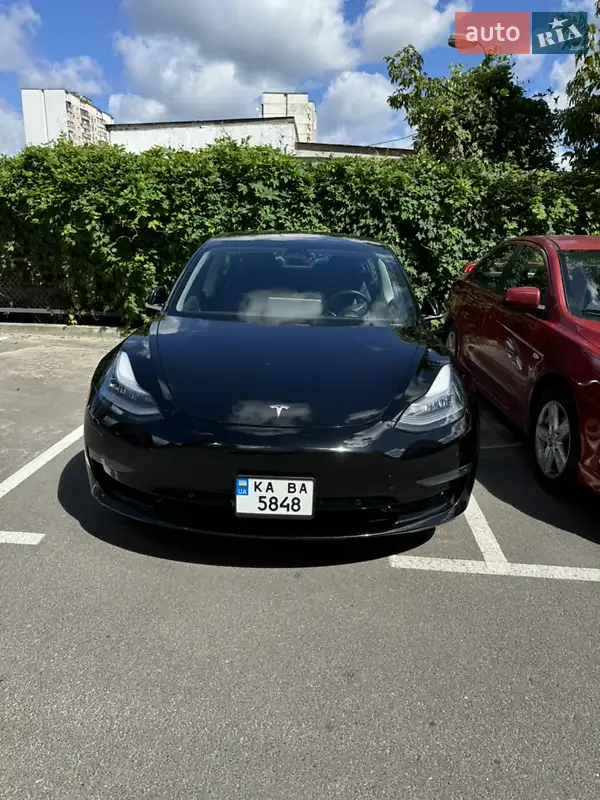 Седан Tesla Model 3 2019 в 