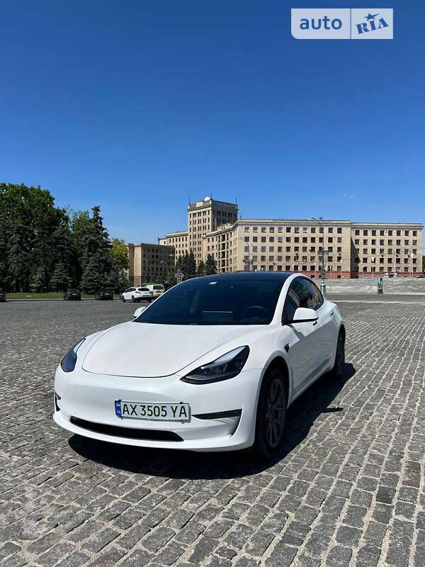 Седан Tesla Model 3 2021 в Харкові