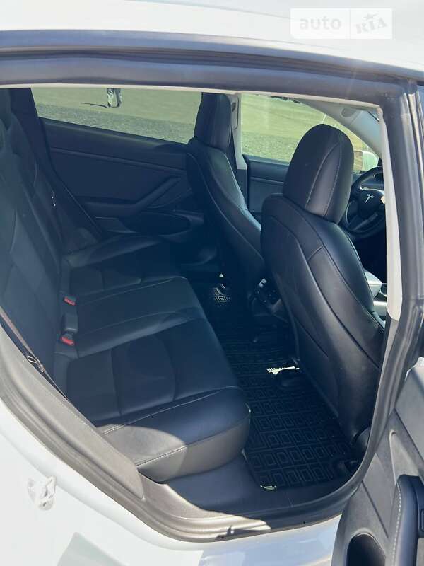 Седан Tesla Model 3 2021 в Харкові
