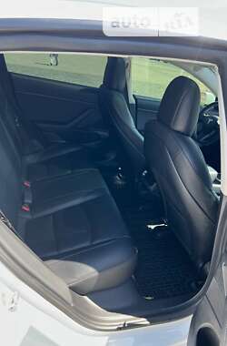 Седан Tesla Model 3 2021 в 