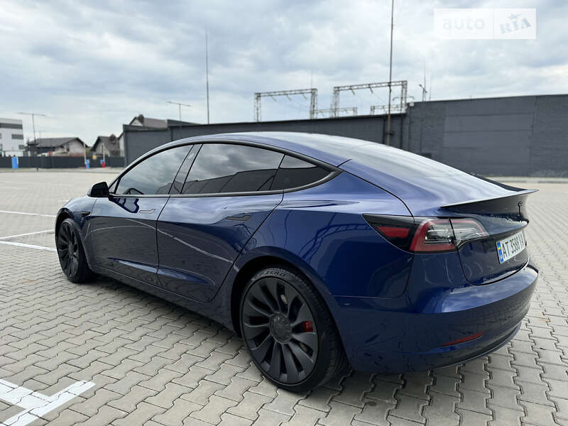 Седан Tesla Model 3 2023 в Ивано-Франковске