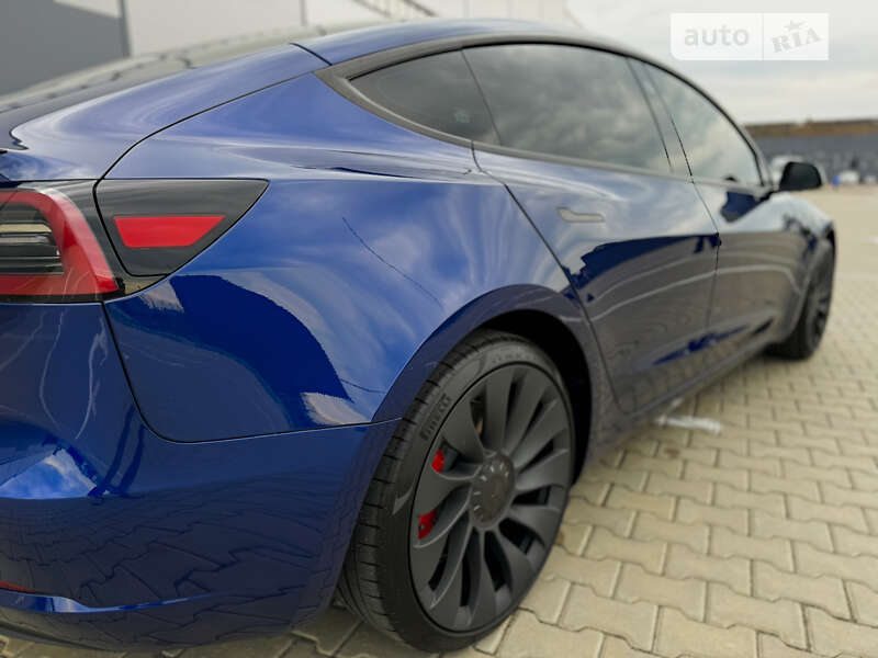 Седан Tesla Model 3 2023 в Ивано-Франковске