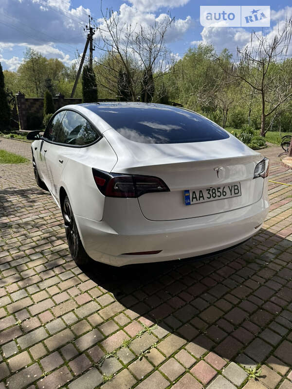Седан Tesla Model 3 2022 в Києві