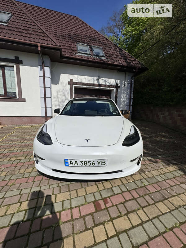 Седан Tesla Model 3 2022 в Києві