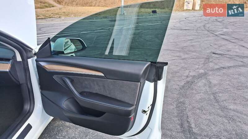 Седан Tesla Model 3 2021 в Полтаве