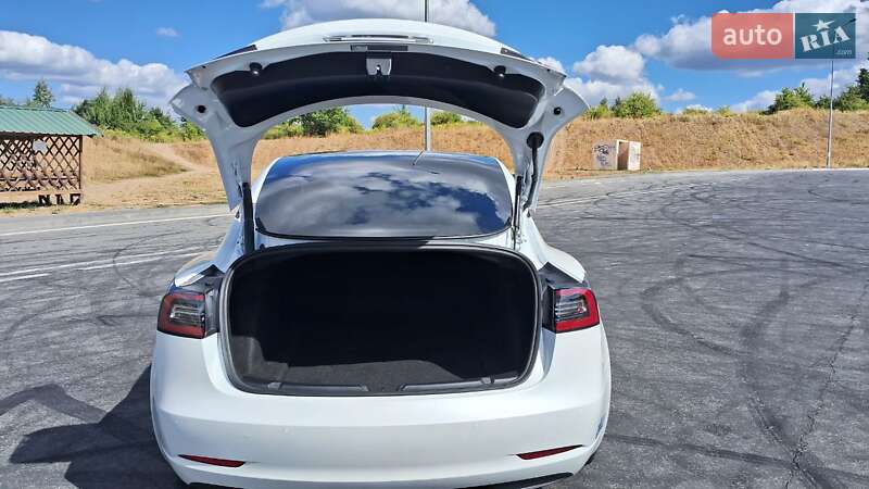 Седан Tesla Model 3 2021 в Полтаве