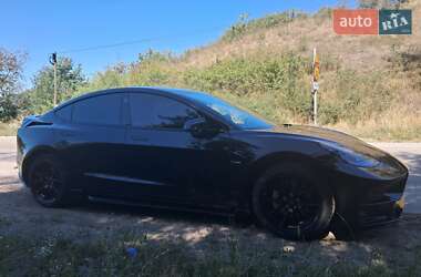 Седан Tesla Model 3 2021 в 
