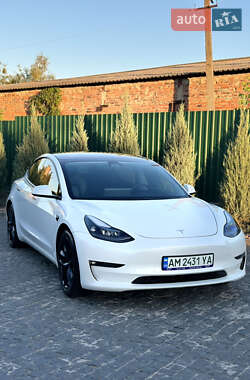 Седан Tesla Model 3 2020 в Киеве