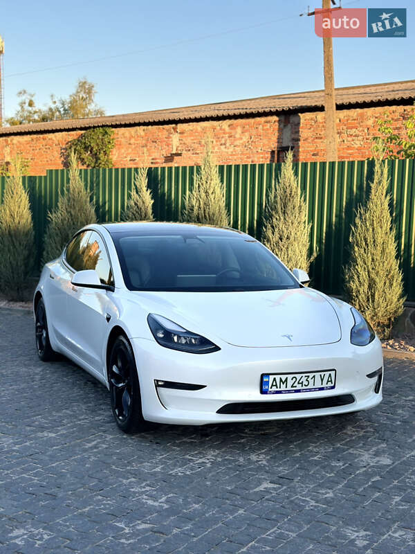 Tesla Model 3 2020