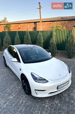 Седан Tesla Model 3 2020 в Киеве