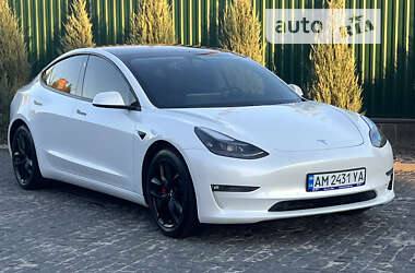 Седан Tesla Model 3 2020 в Києві