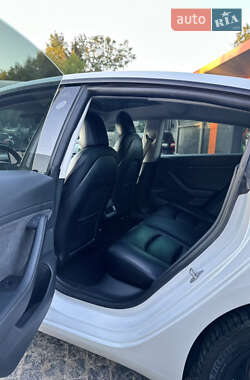 Седан Tesla Model 3 2020 в Киеве