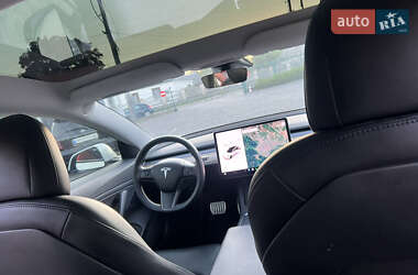 Седан Tesla Model 3 2020 в Киеве