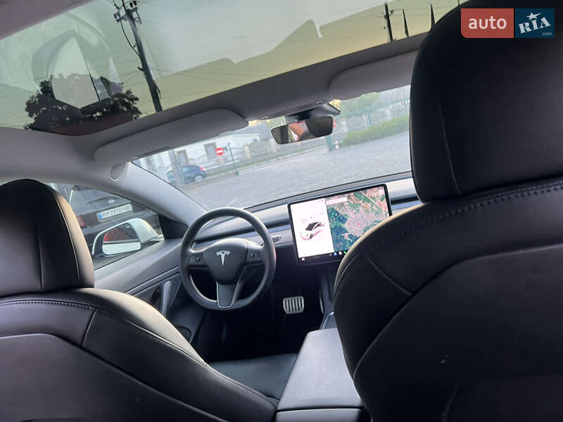 Седан Tesla Model 3 2020 в Києві