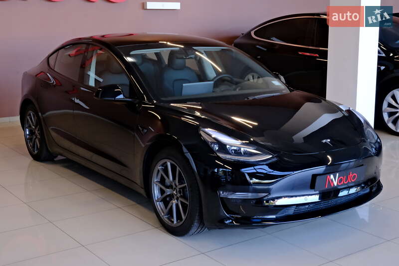 Седан Tesla Model 3 2021 в Одесі