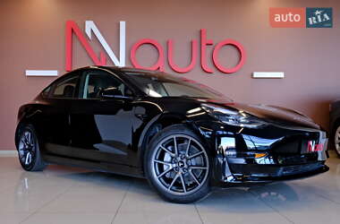 Седан Tesla Model 3 2021 в 