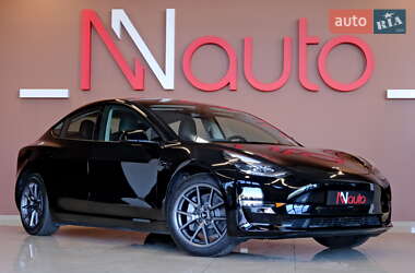 Седан Tesla Model 3 2021 в 