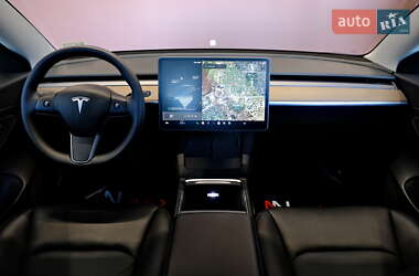 Седан Tesla Model 3 2021 в 