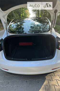 Седан Tesla Model 3 2020 в 