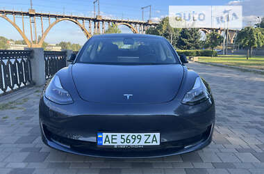 Седан Tesla Model 3 2023 в Дніпрі