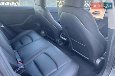 Седан Tesla Model 3 2023 в Дніпрі