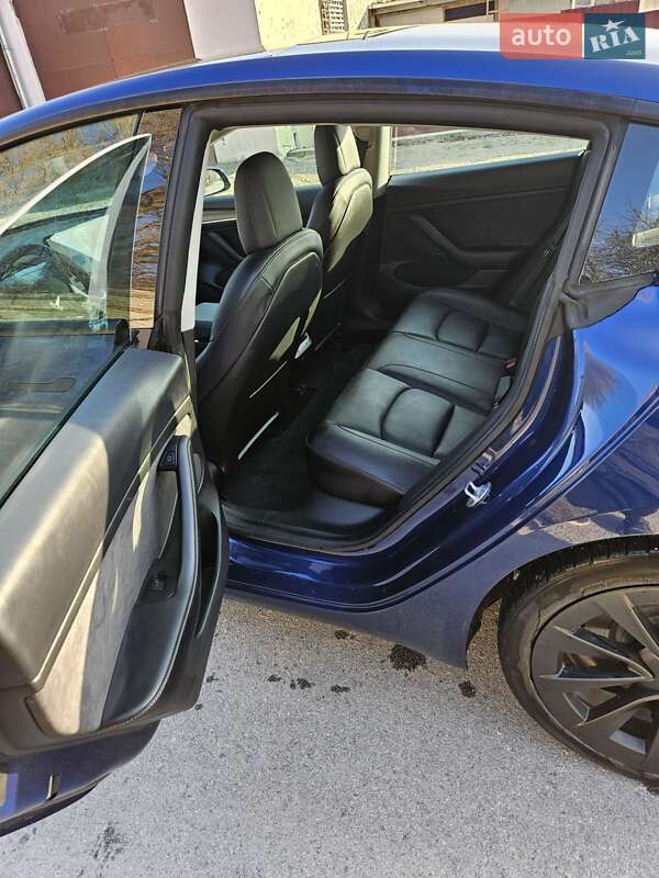 Седан Tesla Model 3 2021 в Запорожье