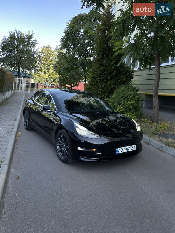 Tesla Model 3 2019