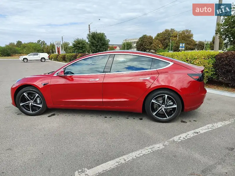 Седан Tesla Model 3 2018 в 