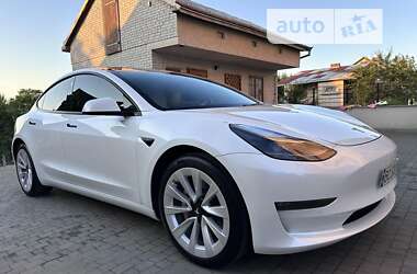 Седан Tesla Model 3 2021 в Львові