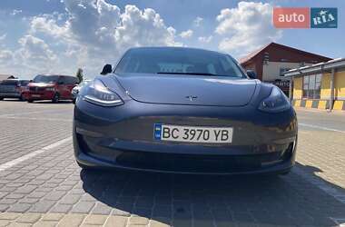Седан Tesla Model 3 2021 в 