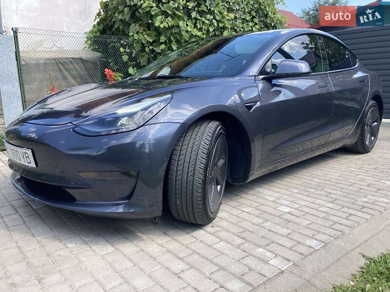 Tesla Model 3 2021