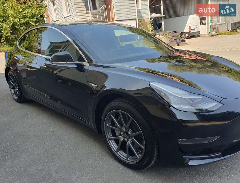 Седан Tesla Model 3 2018 в Хмельницькому